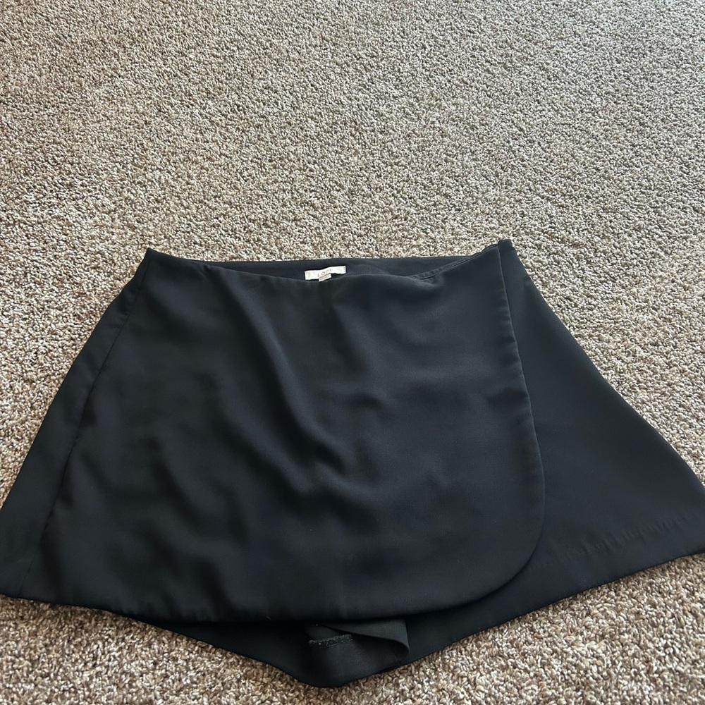 LOFT Black Skort-Style Shorts with A-Line Silhouette